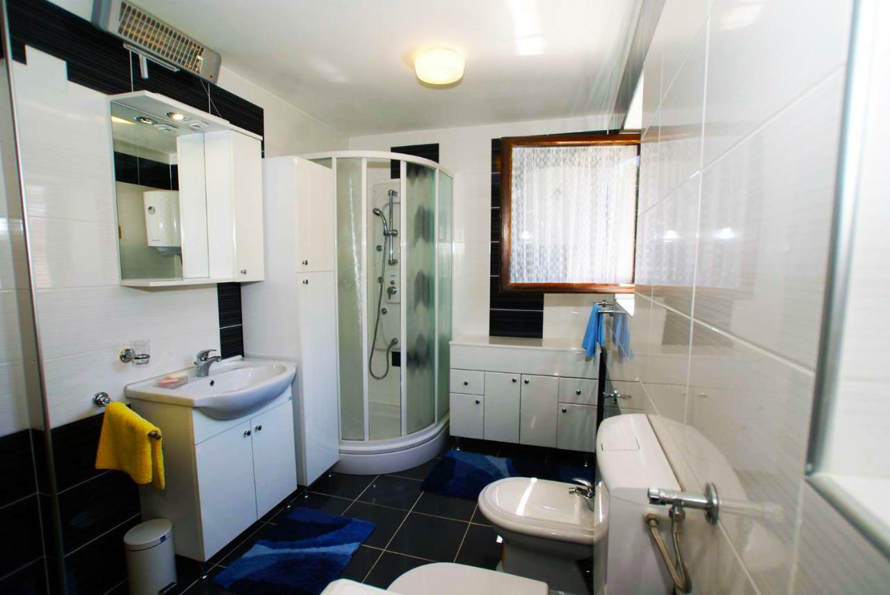 Apartment Olive Groove Малинска Екстериор снимка