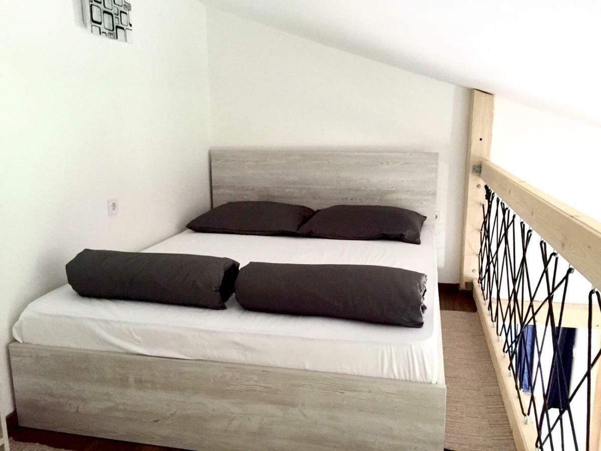 Apartment Olive Groove Малинска Екстериор снимка