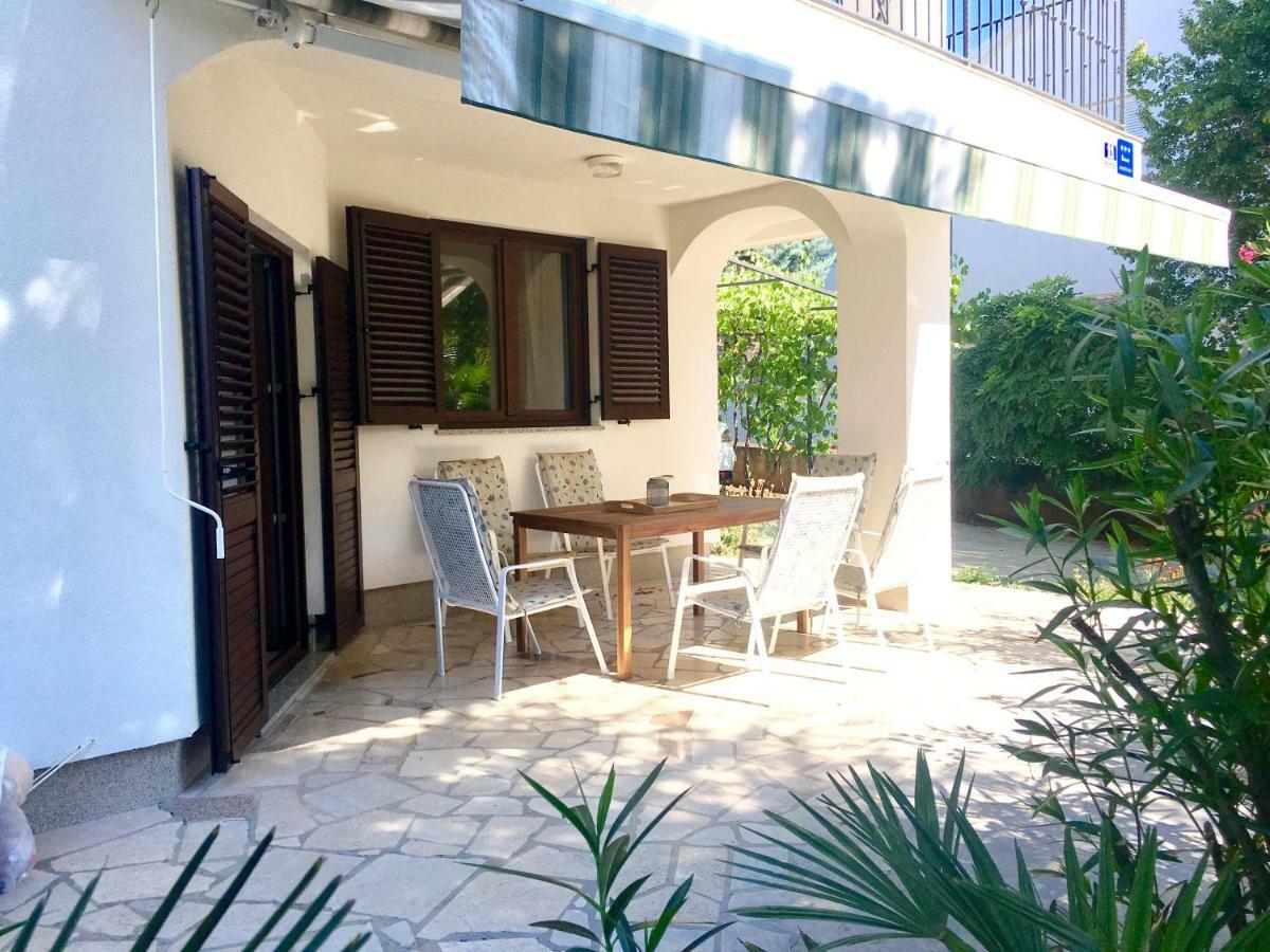 Apartment Olive Groove Малинска Екстериор снимка