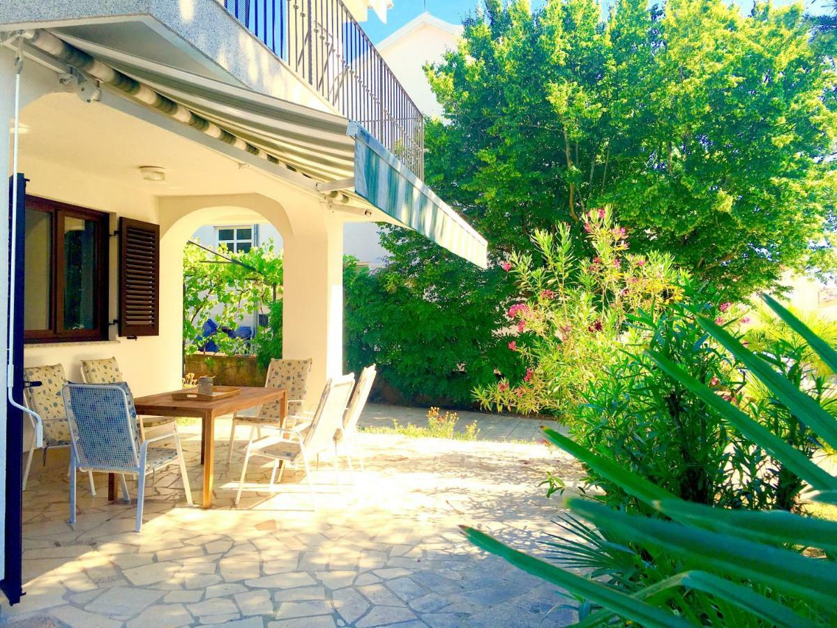Apartment Olive Groove Малинска Екстериор снимка
