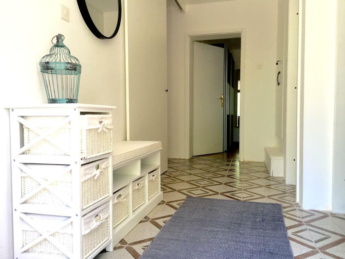 Apartment Olive Groove Малинска Екстериор снимка